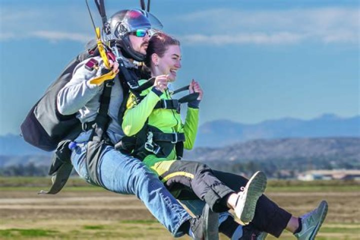 How warm should I dress for skydiving?