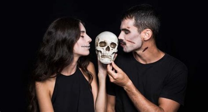 Is Tig a necrophiliac?